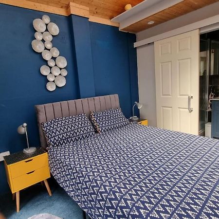 アシュフォード Glebe House, Private Entrance, Free Parking On Drive, Self Check In, Netflix Bed & Breakfast エクステリア 写真