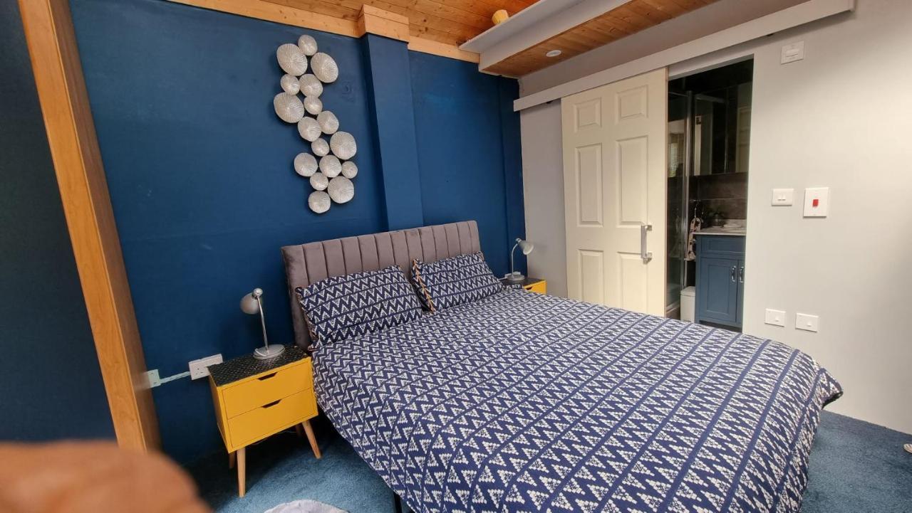 アシュフォード Glebe House, Private Entrance, Free Parking On Drive, Self Check In, Netflix Bed & Breakfast エクステリア 写真